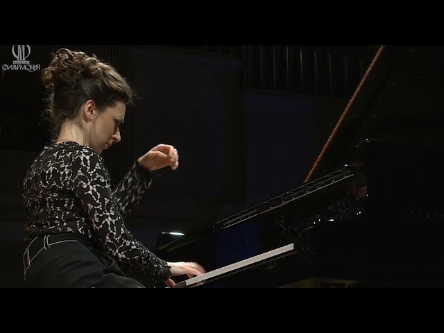 Bach - Suite anglaise n°2: Bourrées : Yulianna Avdeeva, piano