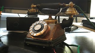 Retro Phone: Multithreading Inputs with Python for Parallel Processing!