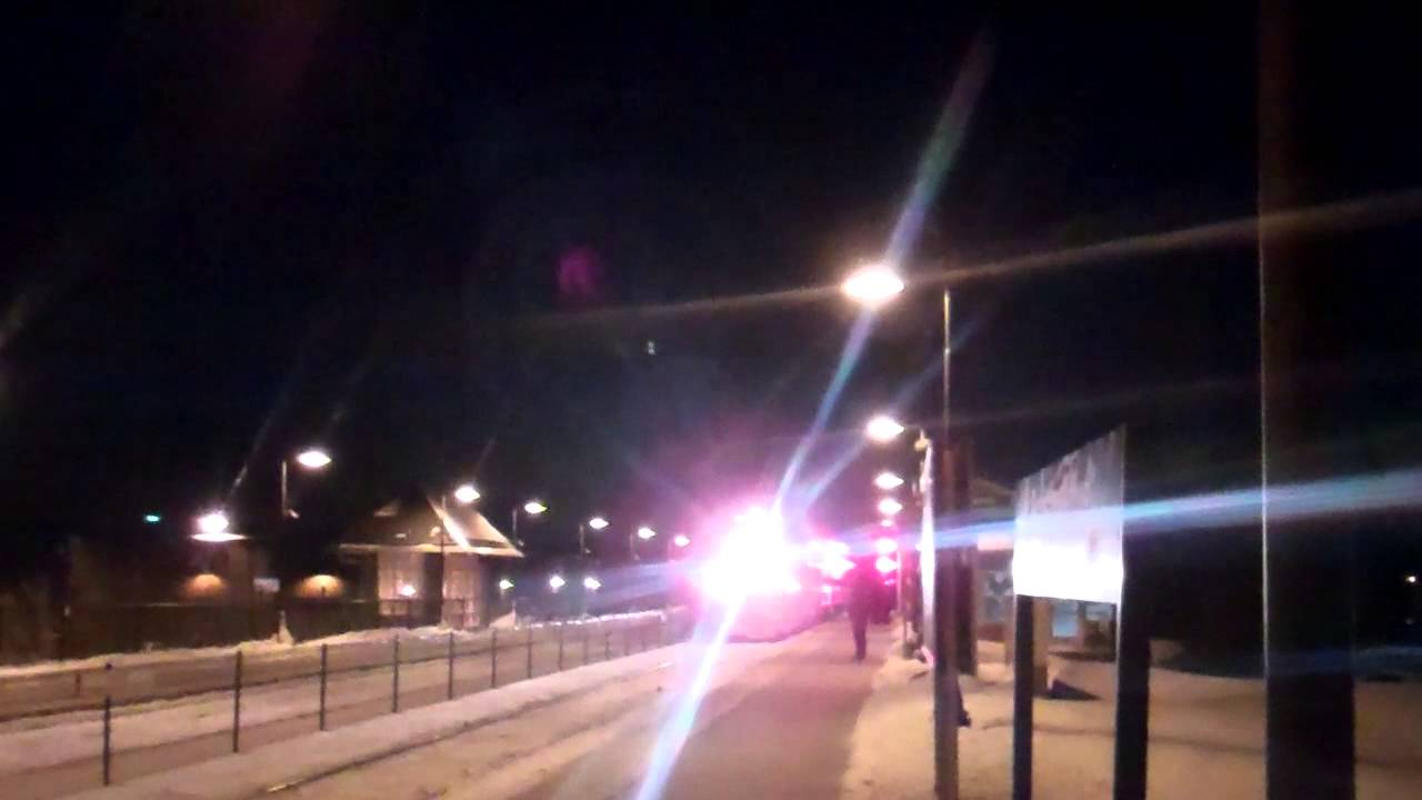 Metra EMD F40PH3kfsb 104 MNCS 113 Buffalo Grove Metra Station YouTube