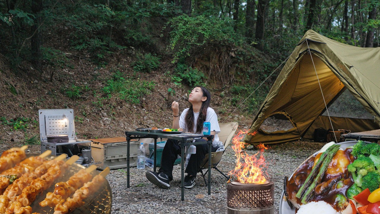Неспешный одиночный кемпинг в тихом лесу｜Стейк на гриле, окономияки и якитори