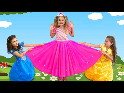 Video Sasha và bạn bè giả vờ chơi một cuộc thi sắc đẹp và... - youtube