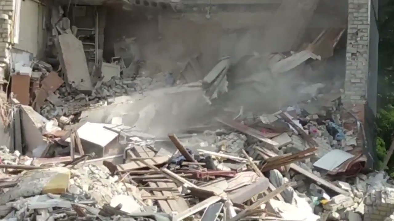 Rescuers Clear Debris After Deadly Overnight Strikes in Kharkiv