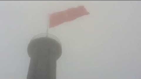 Cot co Lung Cu ngay suong mu