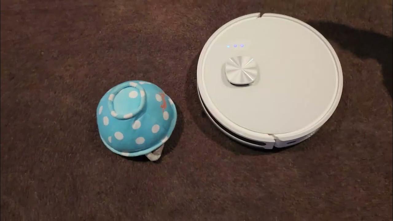Kogan SmarterHome LX16 Robot Vacuum Cleaner and Mop Obstacle
