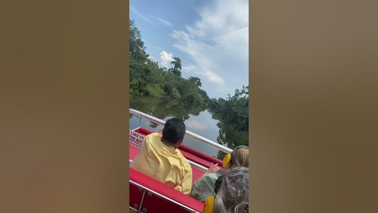 Airboat ride swamp tour New Orleans
