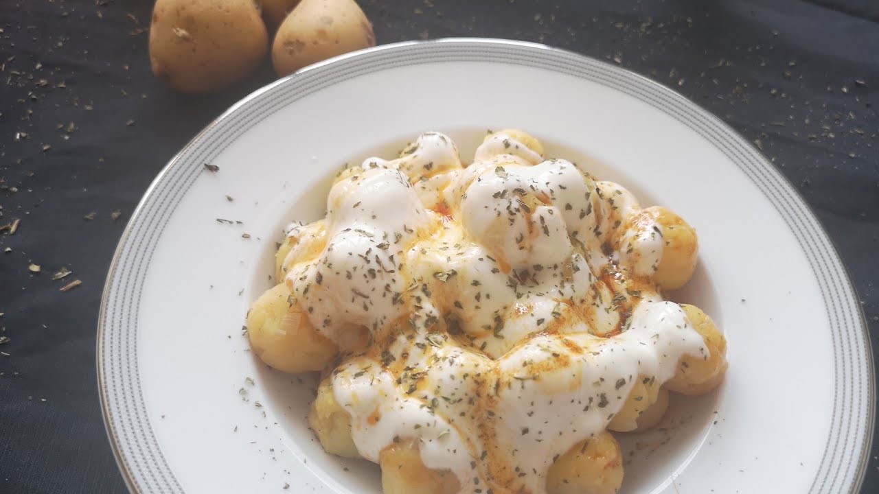 KARTOFFELBÄLLCHEN in Joghur-t Knoblauch- Soße | Patates Borani | vegan ...