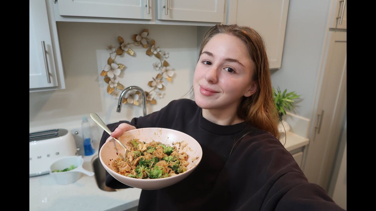 WHAT I EAT IN A DAY | Chloé Lukasiak