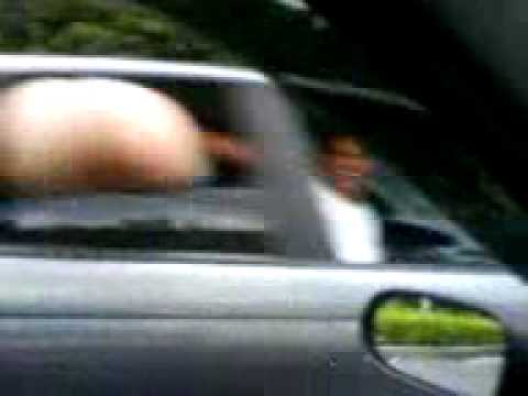 Falta de sexo da dor de cabeça Bunda na janela do carro