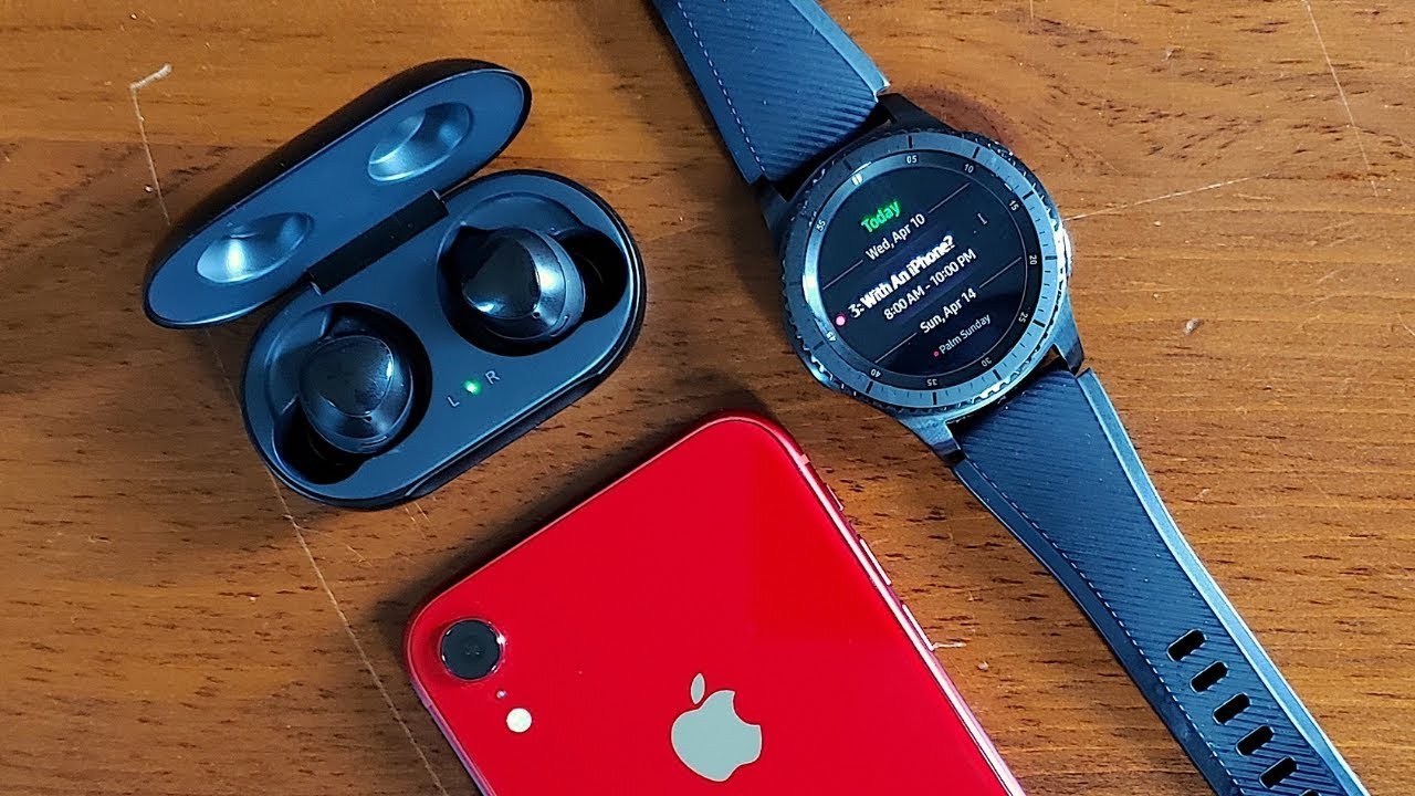 Living With Samsung Galaxy Buds & Gear S3 Frontier: With An iPhone?