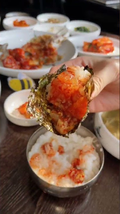 How to eat Gejang in Korea (Marinated raw crab)