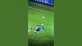 Cristiano Ronaldo membuat Ronaldo Mencetak Gol Salto