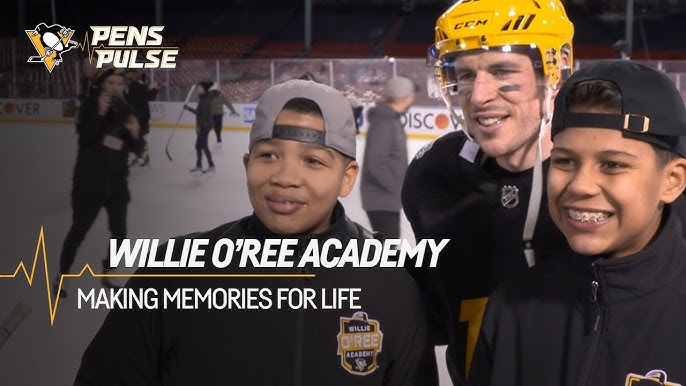 Willie O'Ree, First Black Player In NHL, Honored At Hall Of Fame