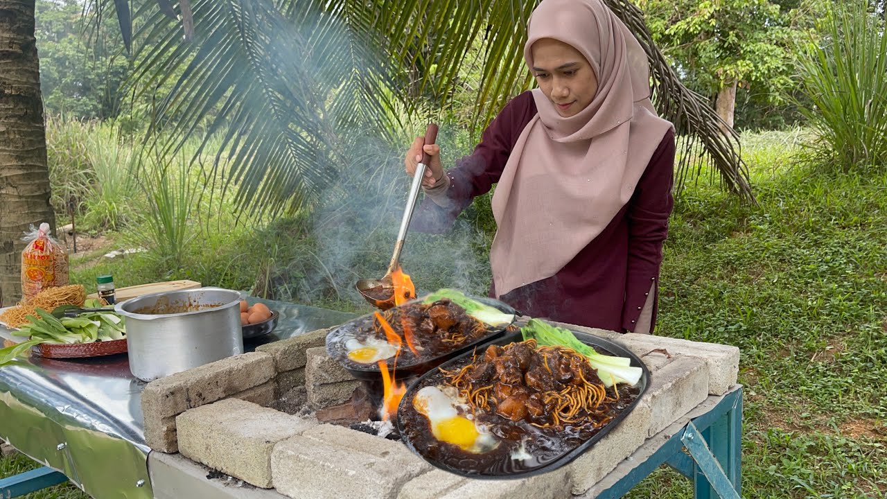 MEE SIZZLING KAYU ARANG || Resepi  Rasa SEBIJIK MCM FOOD COURT