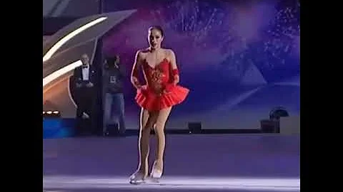 Алина Загитова делает каскад тройных прыжков