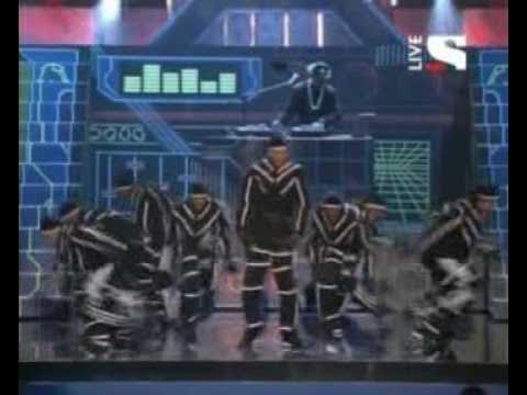 Chris Brown ft T-Pain-kiss kiss live