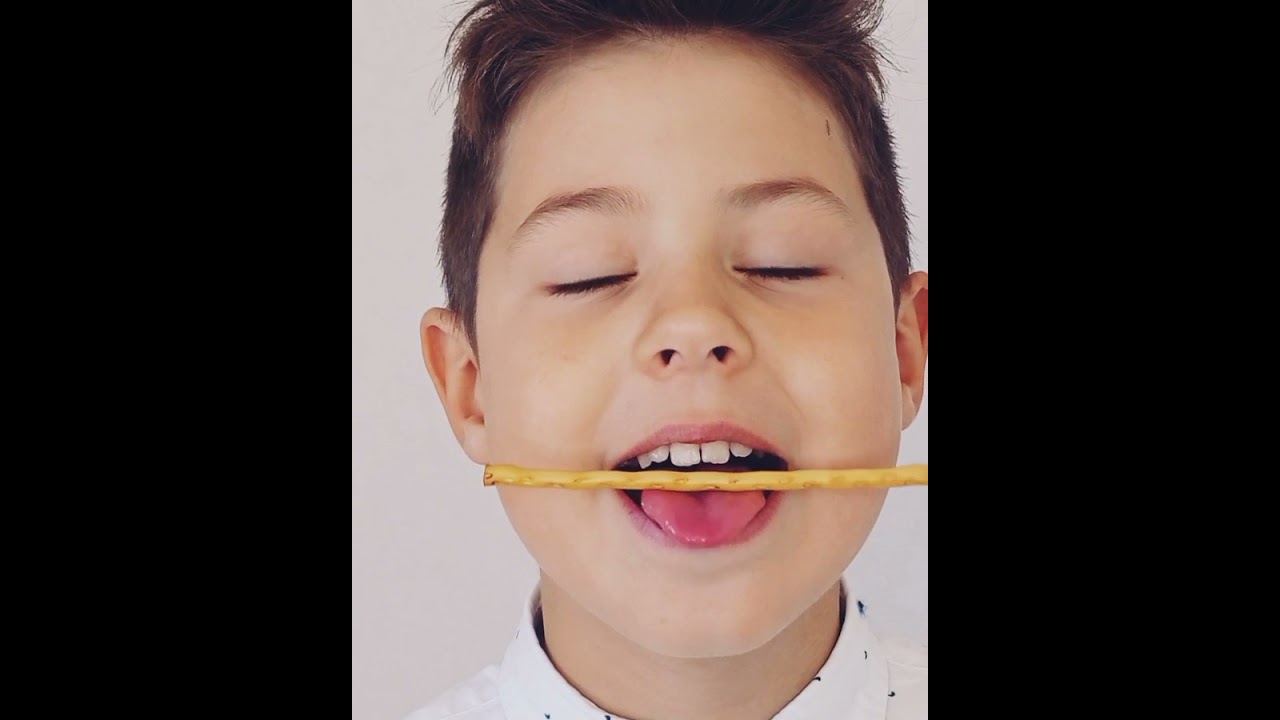 Артикуляційна гімнастика з дитячою 