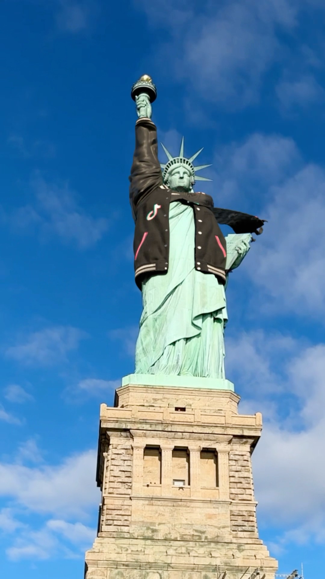 It’s colder than usual in USA…?#vfx #cgi #visualeffects #3d #ban