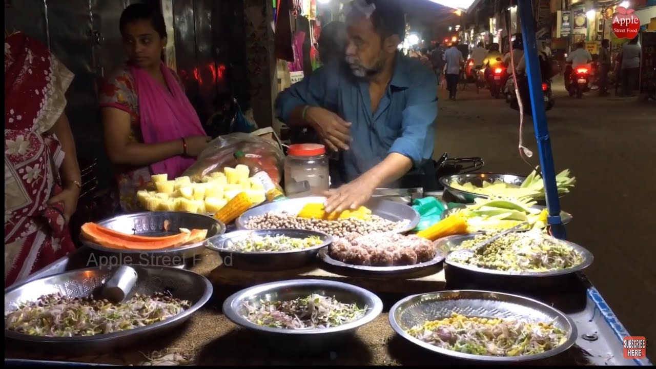 eating sprouts fry | fruit chaat | molakethina vithanalu fry | APPLE STREET FOOD