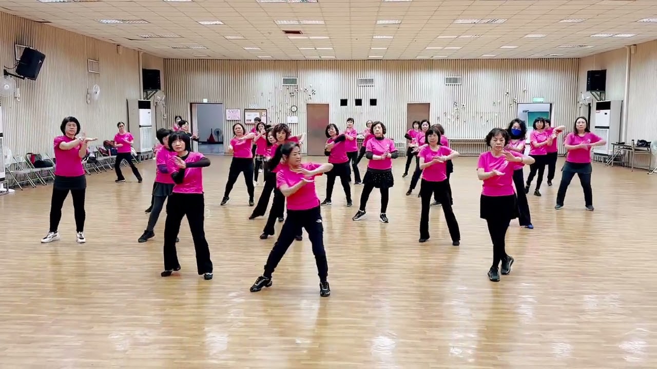  115/2/4😍好運連連😍#新潮舞#熱門舞蹈#現代舞#流行舞蹈#廣場舞#黃慧美老師編舞#台中市西屯區何福里有氧舞班