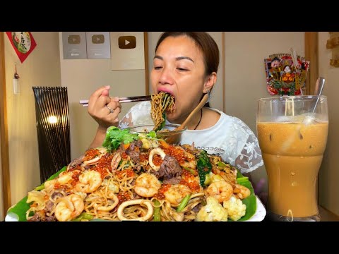 Cay te lưỡi với mâm mì xào bò hải sản phủ trứng cá hồi béo ngậy & cafe sữa đá chữa cháy nè #973