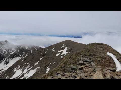 Video: Sentiero Sotto Le Montagne