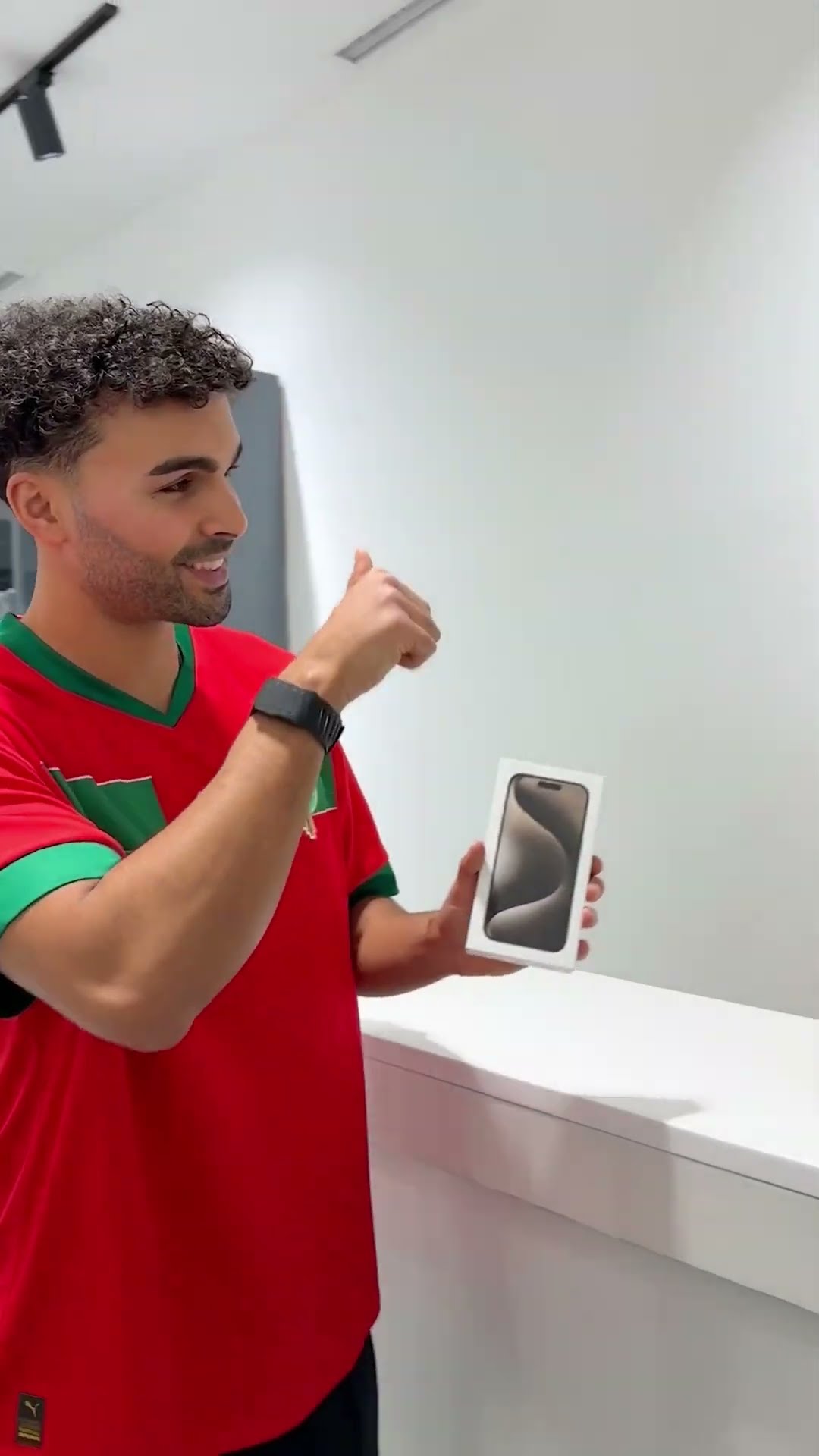 give a random kid an iPhone in Morocco ??❤️