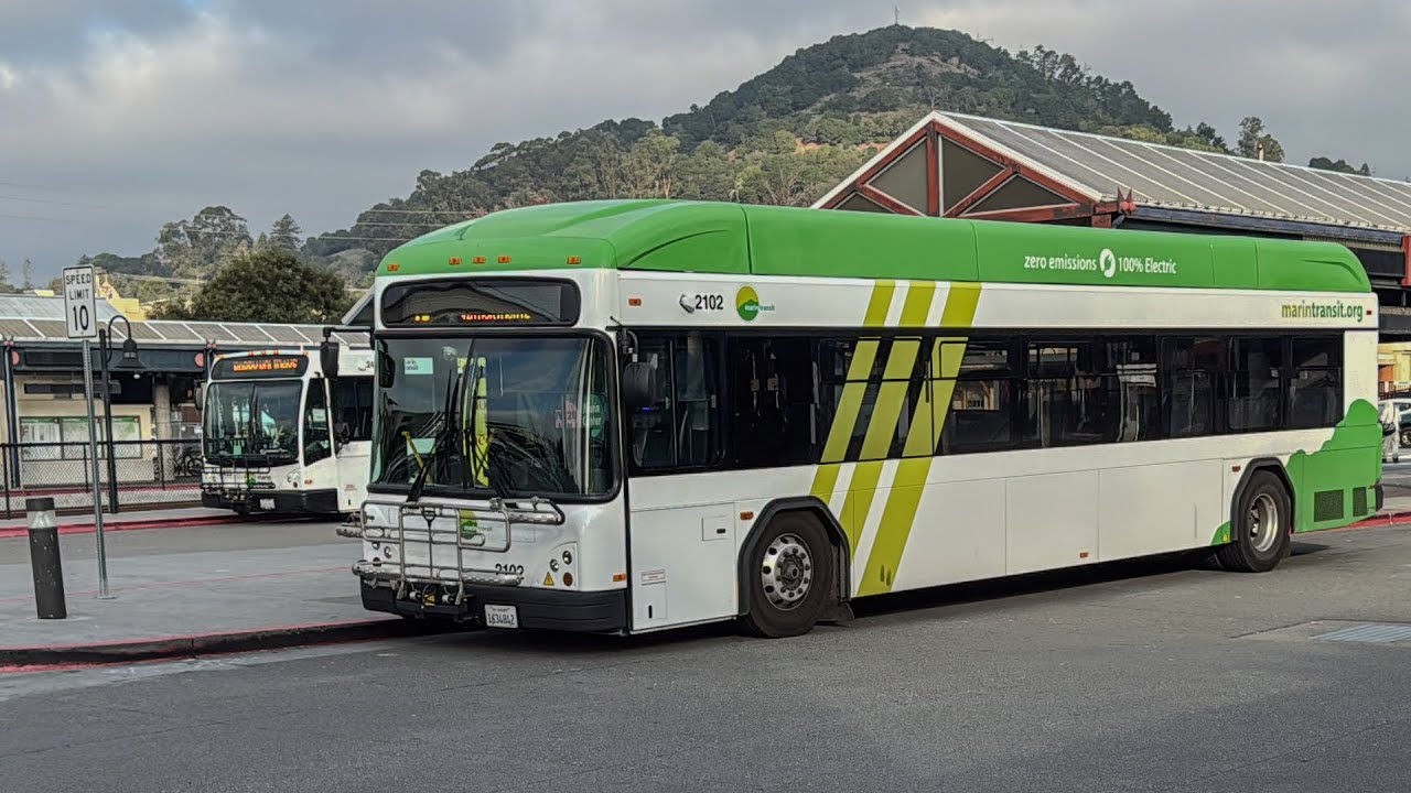 [4K] Buses Around San Rafael Transit Center. - YouTube