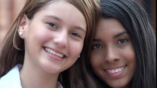 C0899 Pretty Teen Girls Smiling