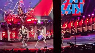 KISS Final Concert Ever -- complete MAKIN' LOVE + Paul & Tommy Guitar Duel (12/2/23 MSG in NYC)