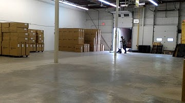 Unloading a shipping container in 1:49 (40 minute timelapse)