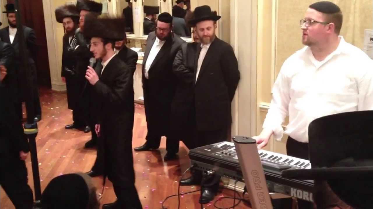 Sholem Lemmer singing at a wedding with pinny ostreicher on keys YouTube