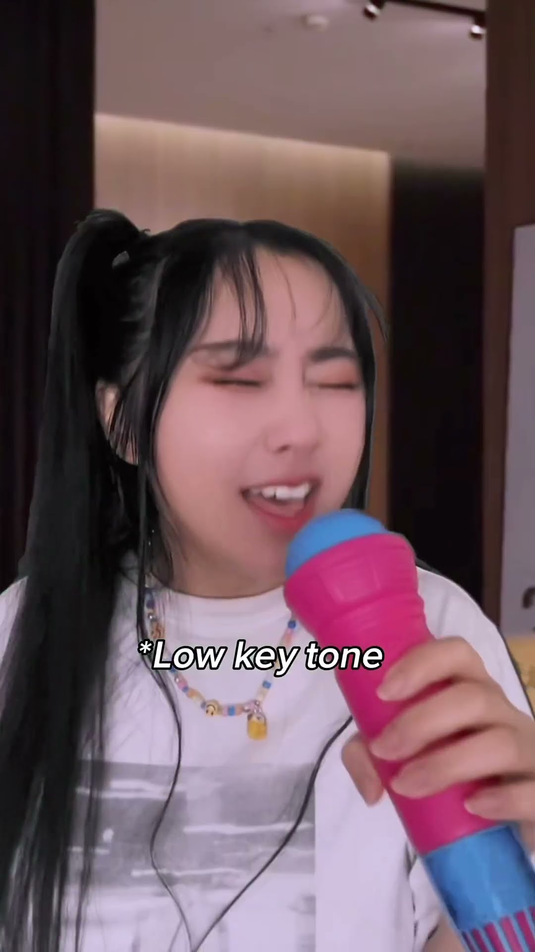 She try sing Jin’s Rinning Wild ? #bts #jin #kimseokjin #jinhappy #shorts