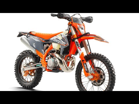 Video: Jaunais Enduro KTM tiek piegādāts ar balstiekārtas uzlabojumiem, 28 kg smagu dzinēju un sacensību krāsām par 12 489 eiro