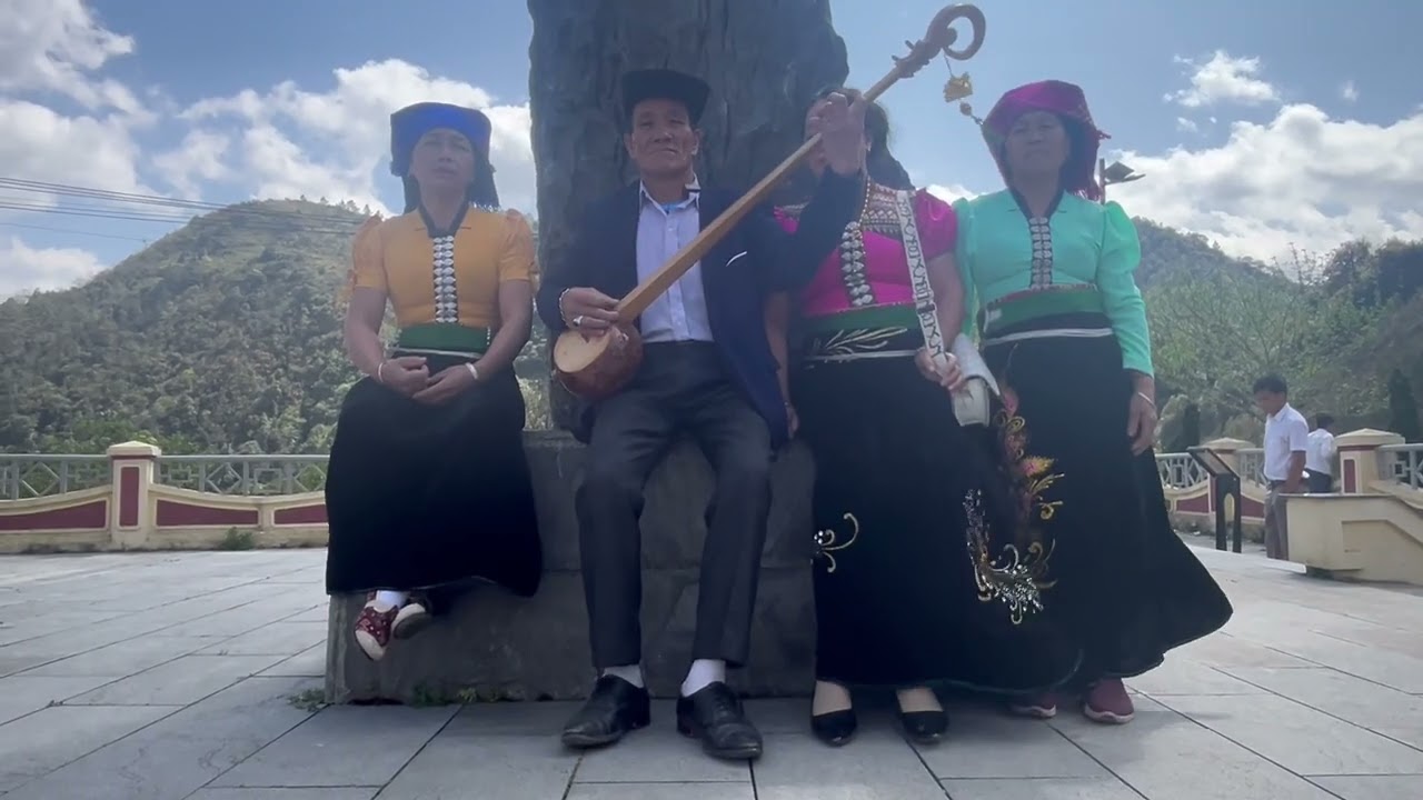 Đi du xuôn hát kỉ niệm nhau hay quá các bạn ơi 