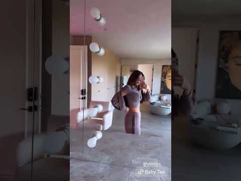 Khloe Kardashian live stream April 18, 2026