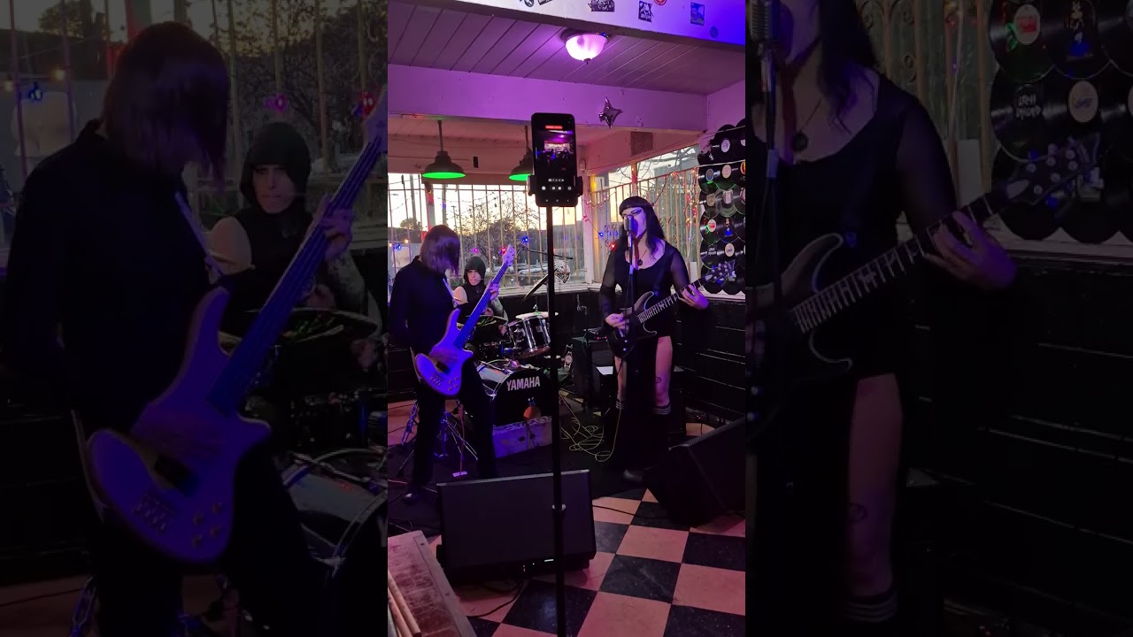 Wonderland rejects 32 rimshot and the rippers productions stay gold deli live 