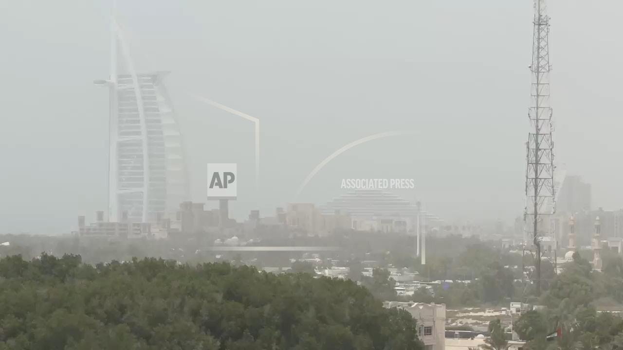 Dust storm reduces visibility in some Emirates in UAE