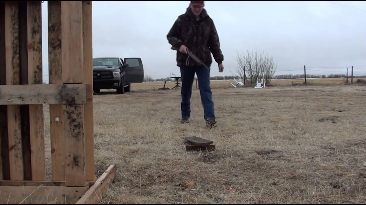 Ricocheting a 22 Bullet into a Swinging Golf Ball YouTube