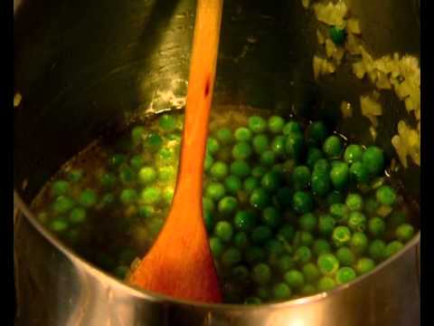 Видео рецепт Суп из лука и горошка