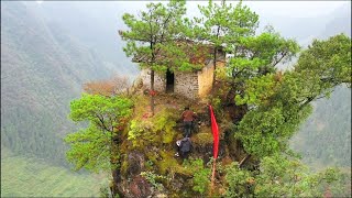 A man Renovates the Yard in the Forest and builds a Kitchen and Fish pond | Dilapidated old House