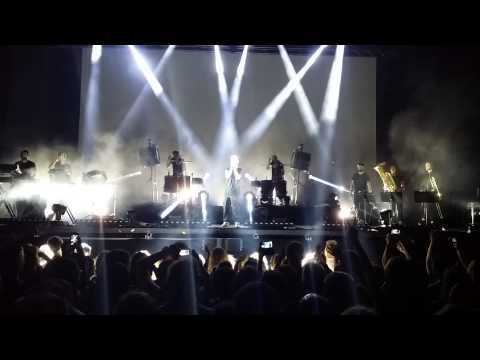 Woodkid - Run Boy Run live Woodkid - Run Boy Run live