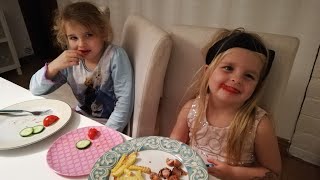 Sannevillefamilyhollie Bliver Sur & Går Fra Aftensmaden