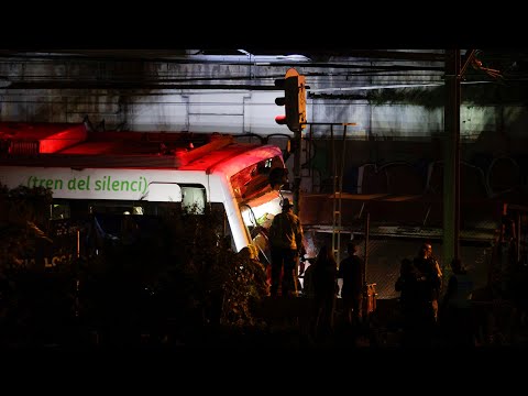 Dode en tientallen gewonden bij frontale treinbotsing vlakbij Barcelona
