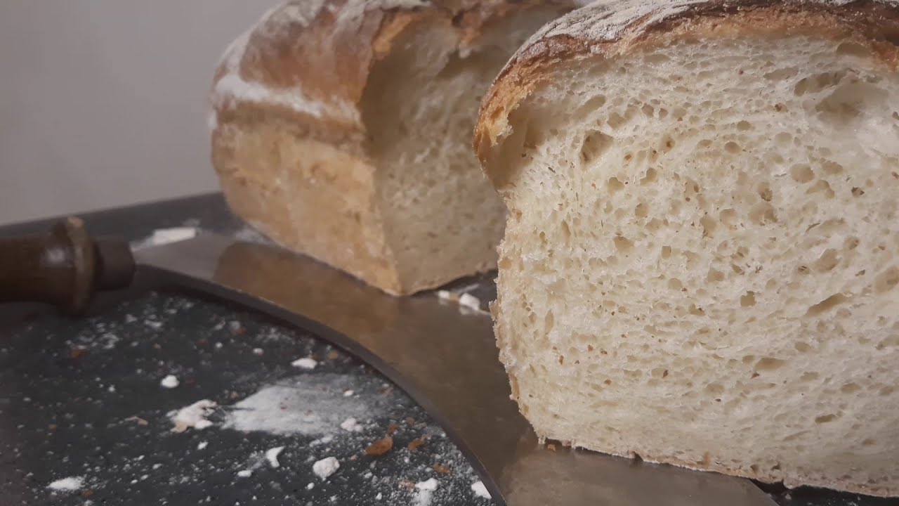 Простой хлеб на быстрых дрожжах. Хлеб в духовке. Белый хлеб в духовке. Подовый хлеб дома. Белый хлеб в духовке в домашних условиях.