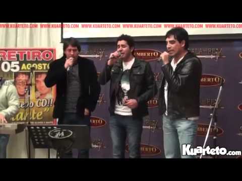 Watch the video for Aqui Estoy Yo (Acústico)