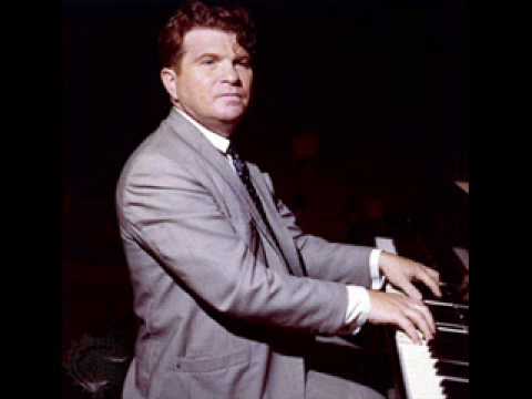 Bach Siloti   Prelude in B Minor  Emil Giles .wmv