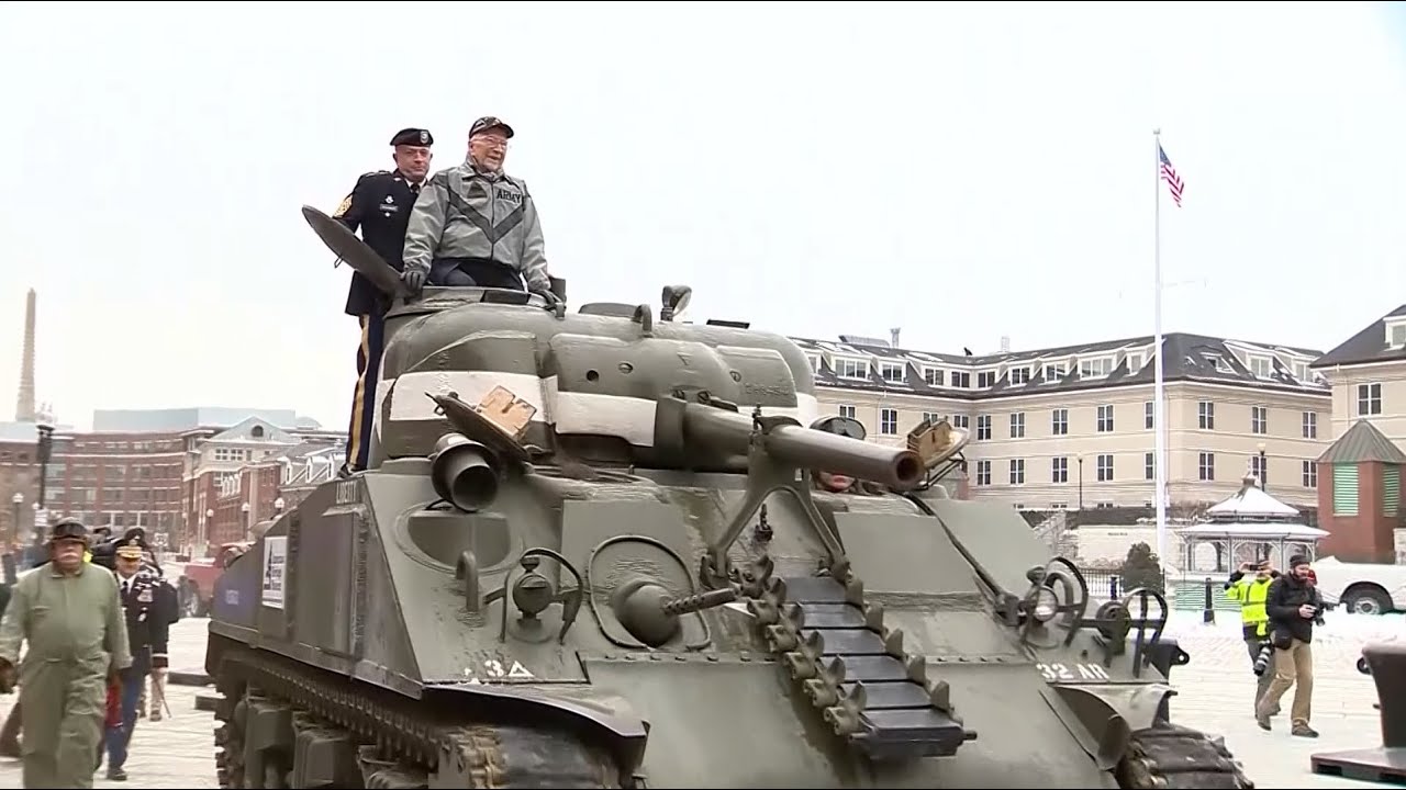 95-YO WWII veteran surprised with tank ride - YouTube