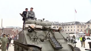 95-YO WWII veteran surprised with tank ride