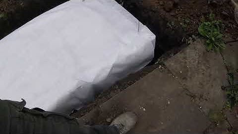 How To Install Soakaway Crates Hand Dig Clean A Drain LTD 032