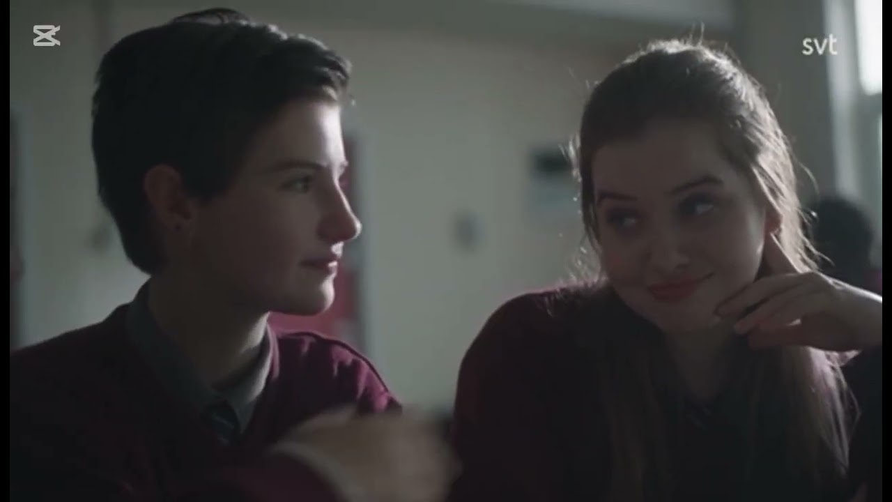 Visst är Louise snygg? Men det är inte snällt att mobba henne med hennes gamla sjukdom! 😢